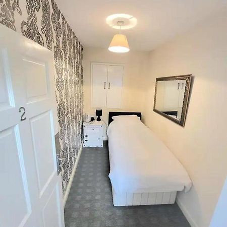 The Dublin Packet - Single Room 2 Холихед Экстерьер фото