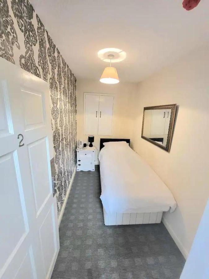 The Dublin Packet - Single Room 2 Холихед Экстерьер фото